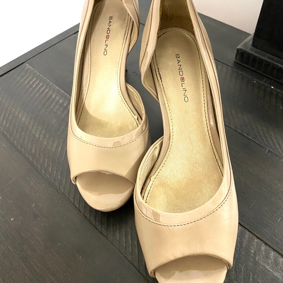 Bandolino Heels - Picture 1 of 2